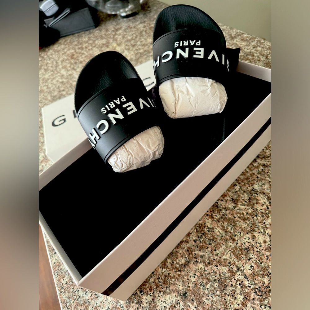 Brand new Givenchy slides size 37.5 | Unisex